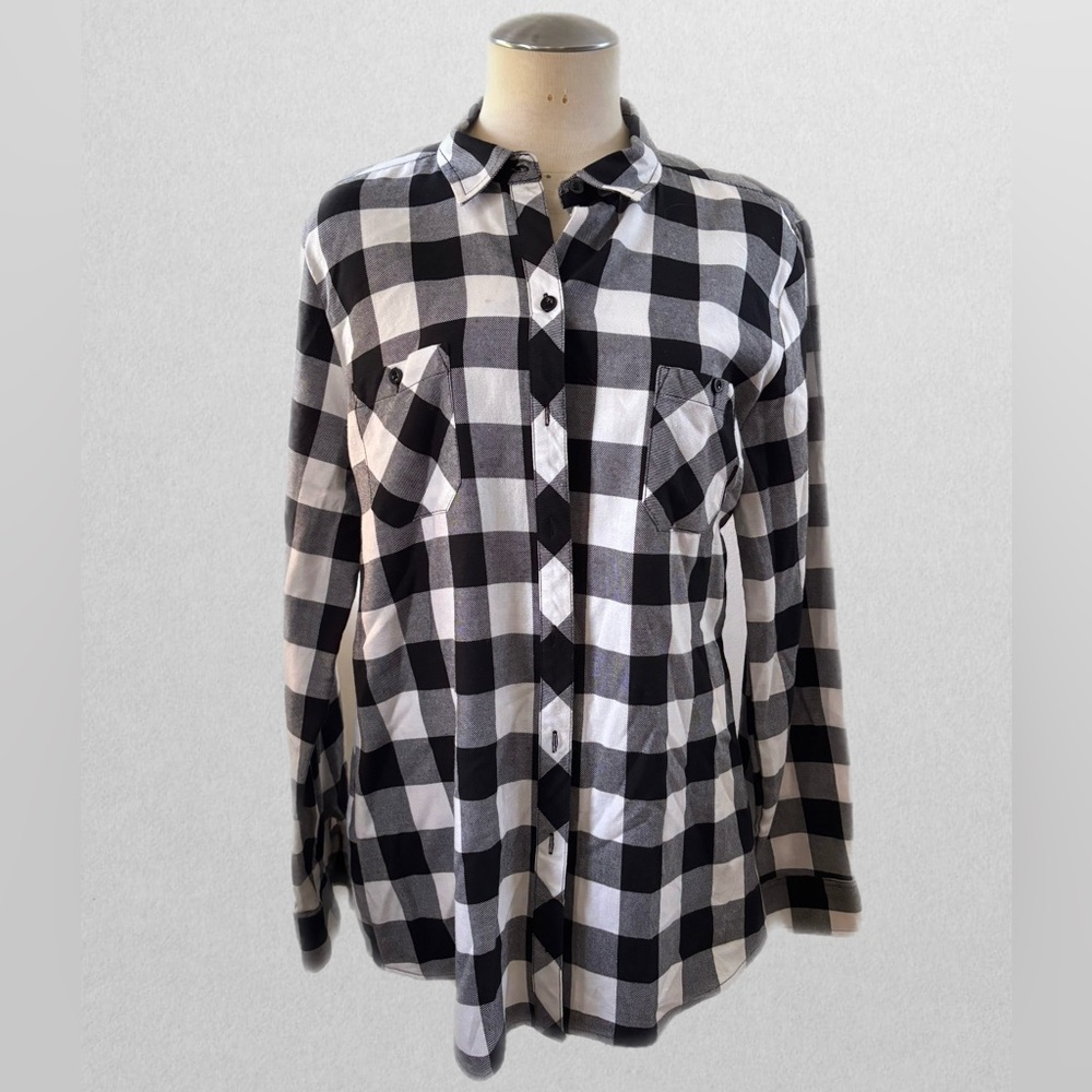 Black and White Skull Button-Up